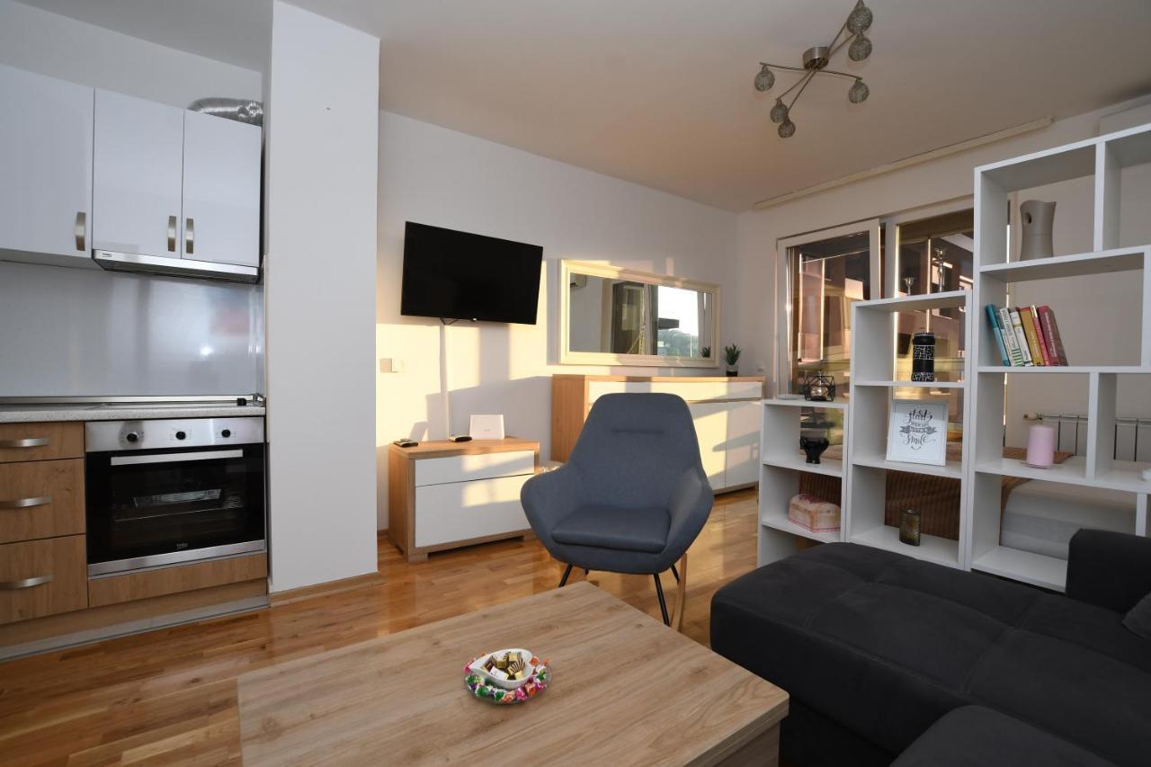Sky Way Studio Apartment SJJ Esterno foto