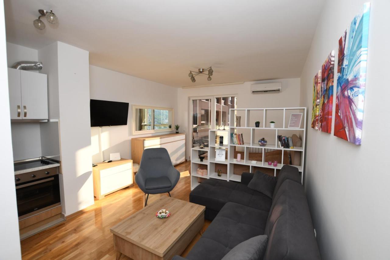 Sky Way Studio Apartment SJJ Esterno foto