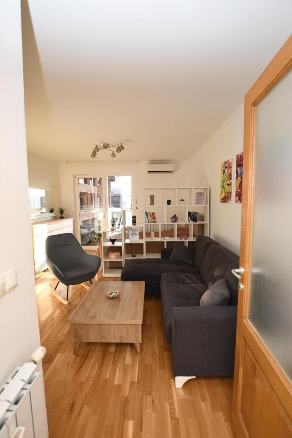 Sky Way Studio Apartment SJJ Esterno foto