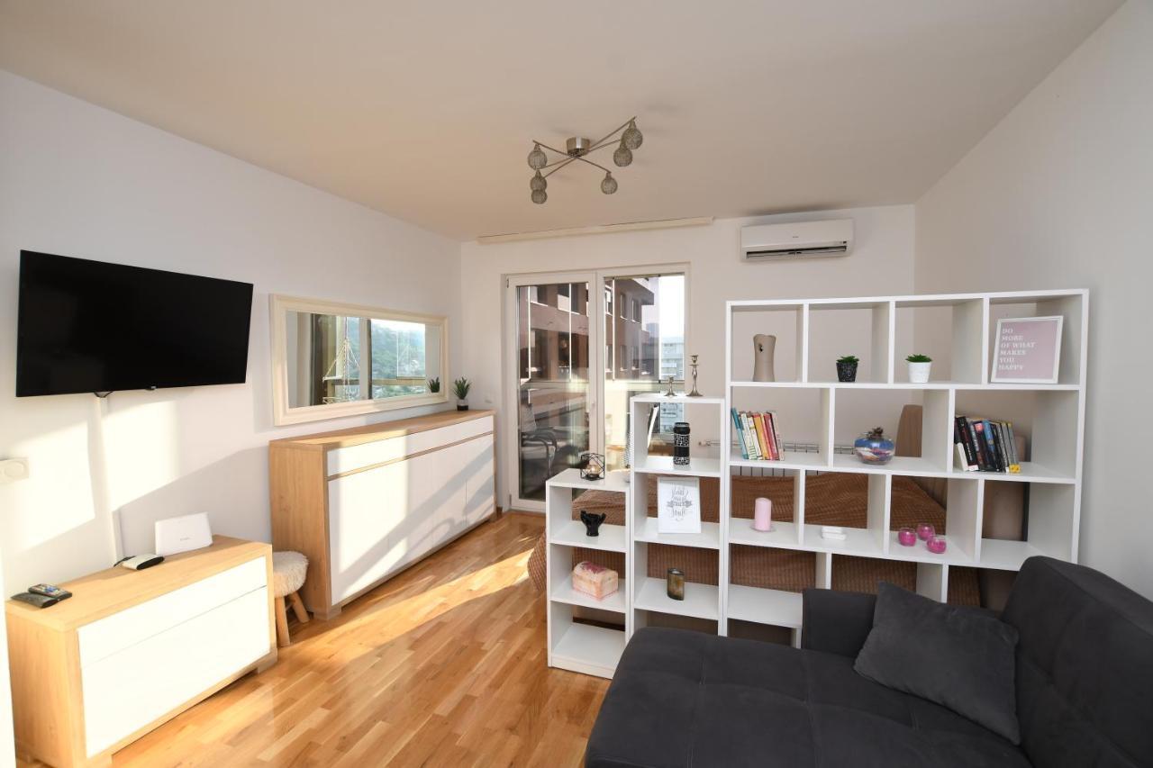 Sky Way Studio Apartment SJJ Esterno foto